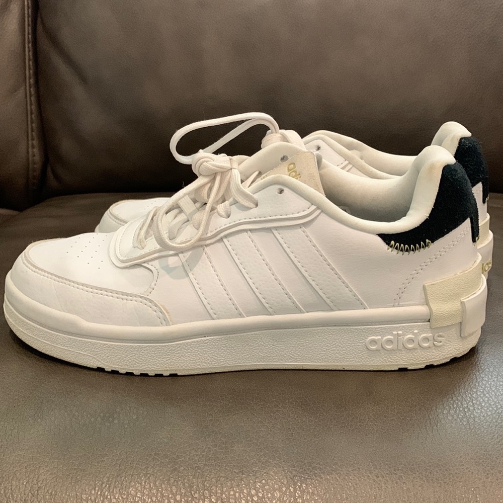 Adidas Postmove Women’s Sneaker Sz 7
